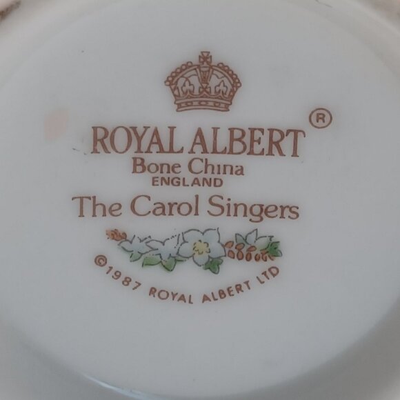 Vintage Royal Albert Tea Cup 1987 The Carolers The Wind in the Willows Christmas - Picture 2 of 6